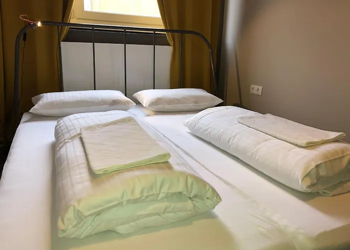 Goldhostel
