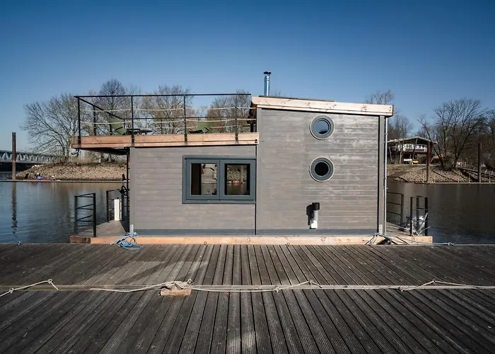 Wunderschoenes Hausboot Agathe