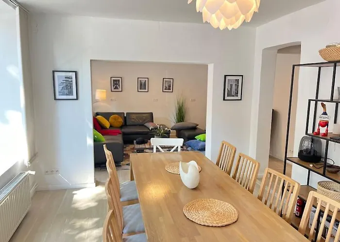 Gemütliche, große 6-ZKB,EG-Wohnung im Herzen Eimsbüttels-2WC&2Duschen