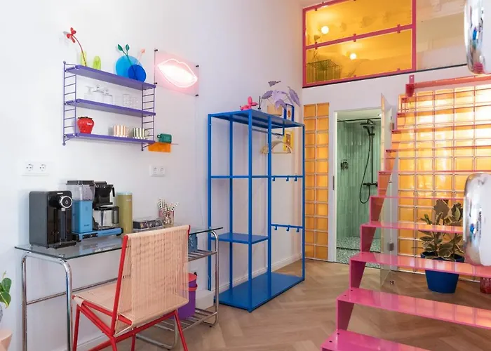 RetroPop Design Apartment , Designerzimmer für je 2 Personen, Top Lage, WIFI