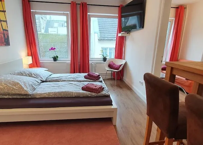 2 Great Apartment Near Hans Albers Platz