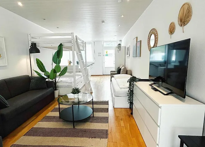 Beautiful Studio Apartment In Urban Location