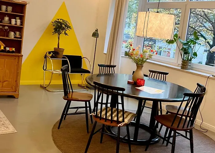 The Green Chair Osterstrasse - 65Qm Industrial Apartment With Balcony For 4-6