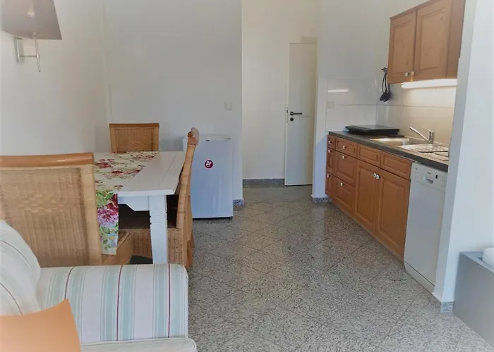Mehrbettzimmer Hamburg 3 Betten Kueche Bola 2