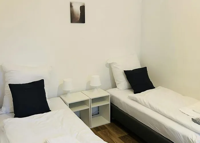 Convenient Apartment For 4 In Phoenix Neighborhood