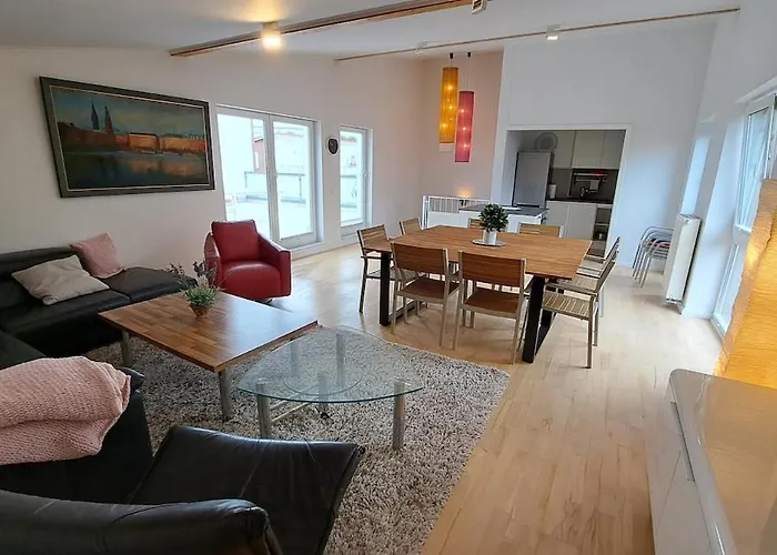 5 Bedrooms With 6 Beds - 3 Bathrooms - Roof Terrace