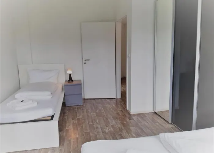BoLA Ferienwohnung 6 Hamburg-Wandsbek 6 Betten, 3 SZ, Küche, Bad