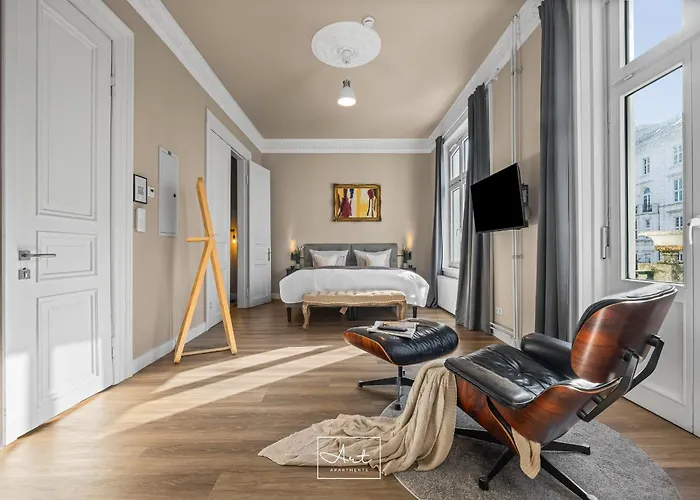 Art Apartments