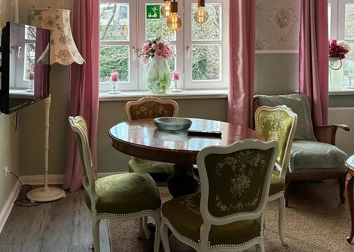 BoLA Ferienwohnung Hamburg Nr 24 Shabby für 4 Personen, Parkplatz