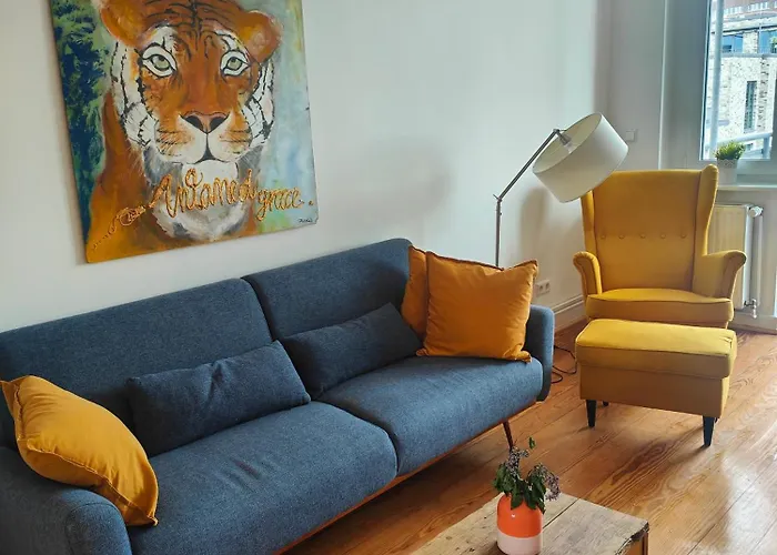 Apartment Mit Geraeumigem Schlafzimmer Und Balkon